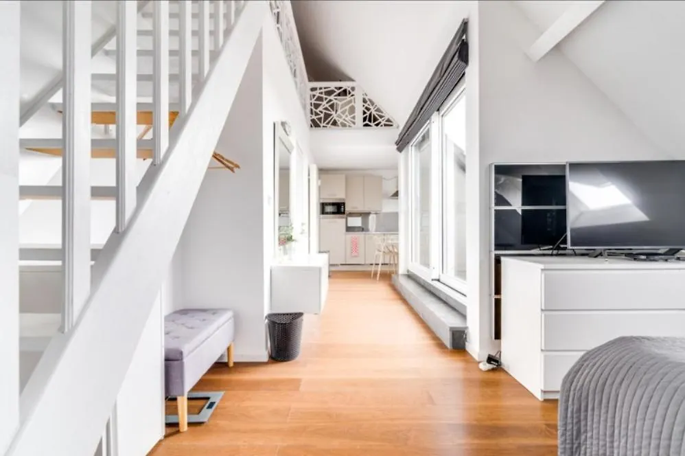 Espace Moderne Pouvant Accueillir 3 Personnes Vilvoorde Belgium